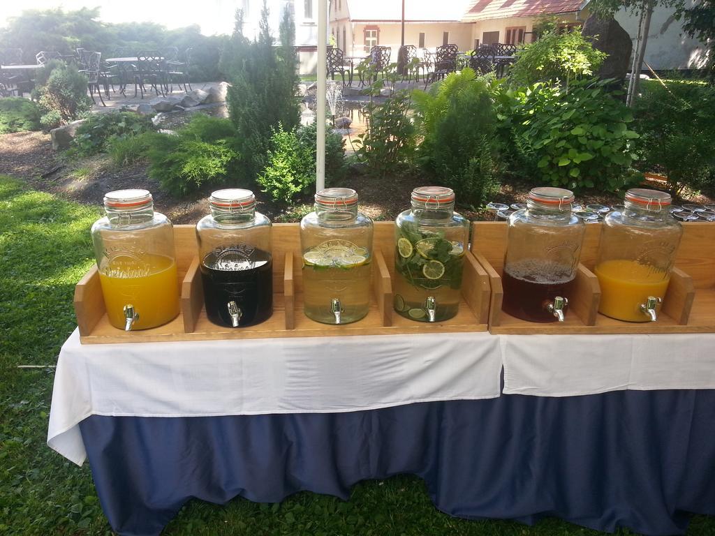 Siesta Rodinny Resort Пардубице Екстериор снимка